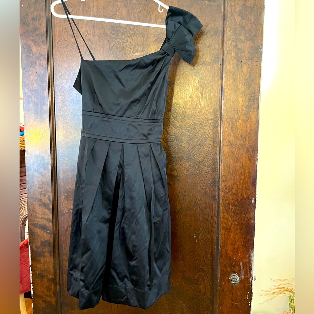 One shoulder bow detail satin dress